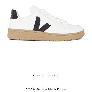 VEJA Women or Men V-12 Extra White/Black/Dune EU 41 (US Womens 10 / Mens 8)